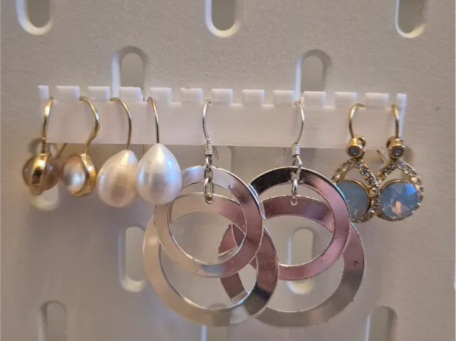 Elegant Earring Display System for IKEA Skådis