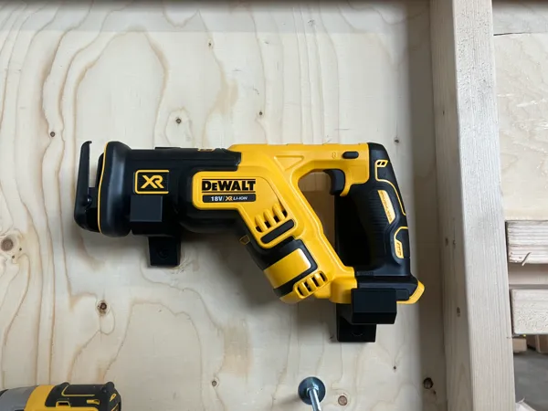Support mural pour scie sabre DeWalt DCS367N