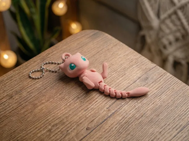 Little mew flexi tail keychain