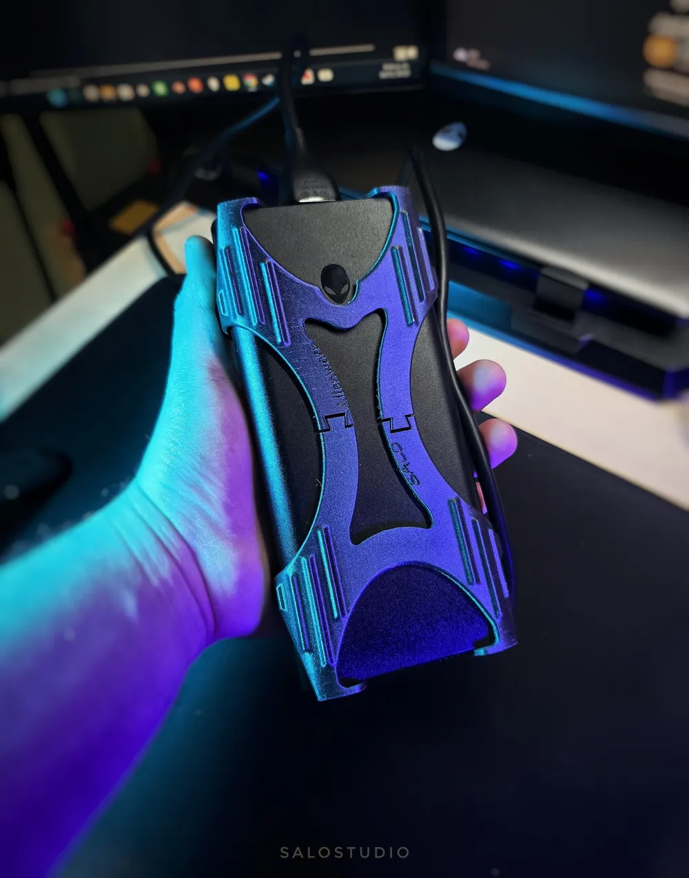 Case/stand for the charger of the alienwareM16 by salostudio - MakerWorld
