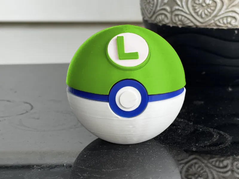 Luigi Pokeball
