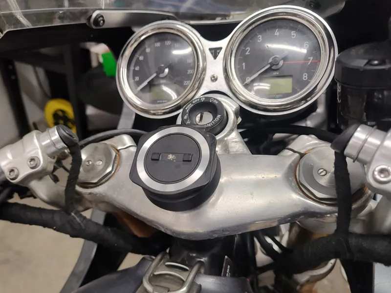 Tomtom rider 550 GPS Mount Thruxton 1200 R