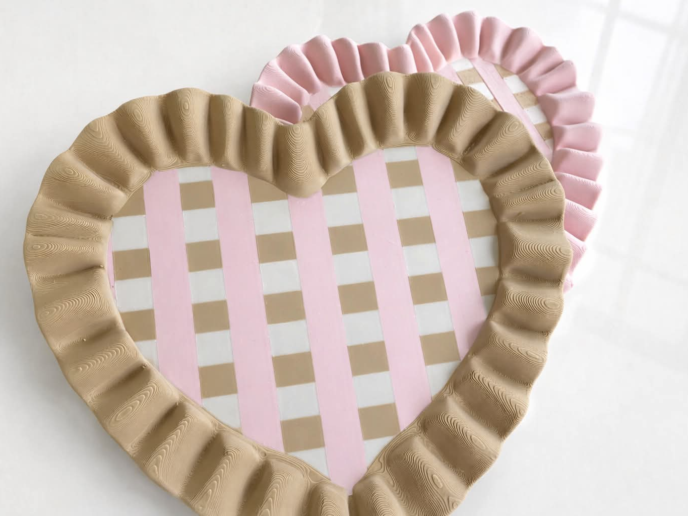 Ruffled heart dish catch all tray