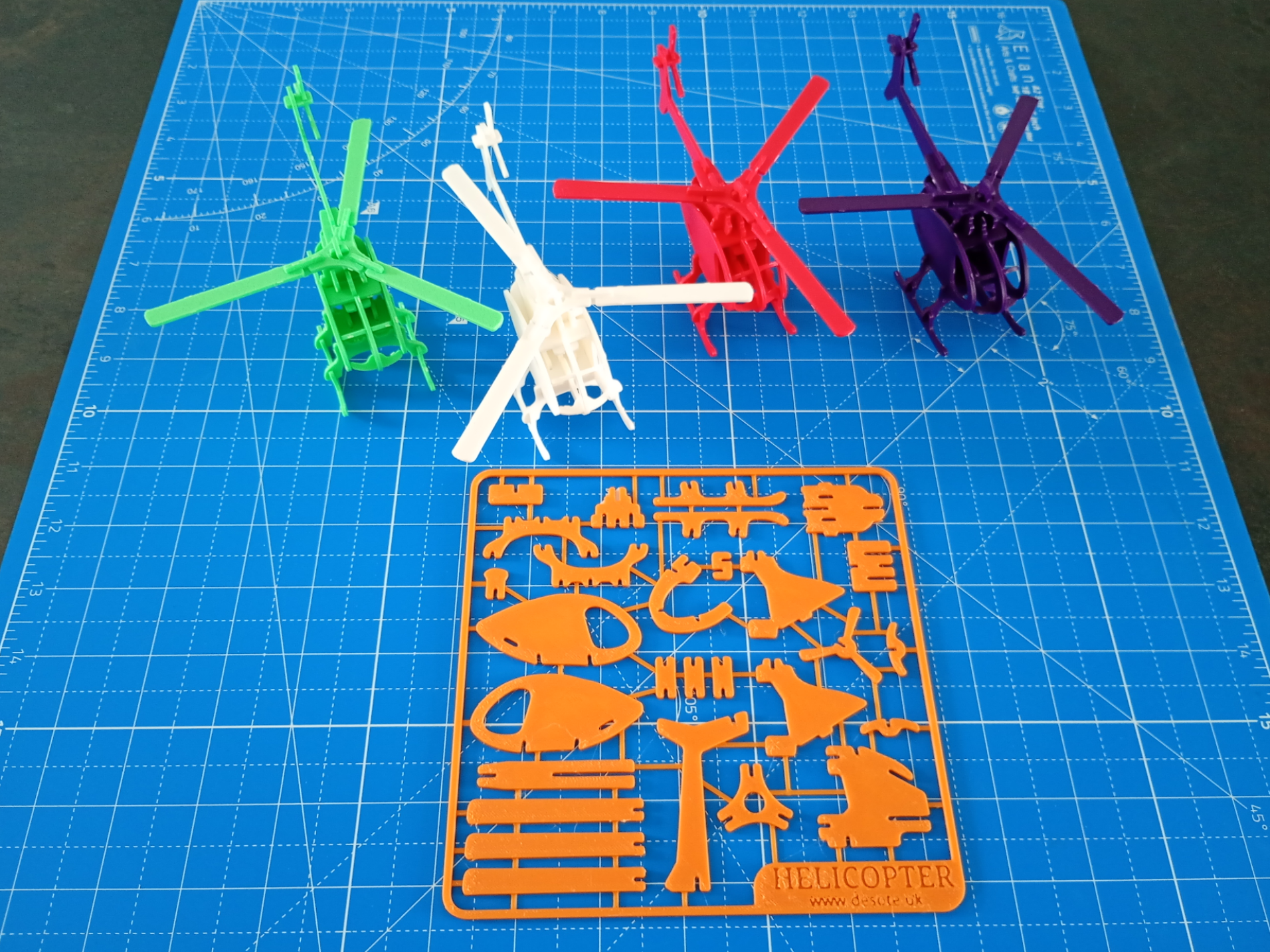 28-Piece  Helicopter Kit Card