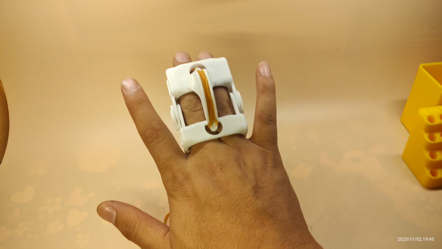 Miniatura 2 do modelo 3D 手指康复器，手指力量训练器（一体打印）