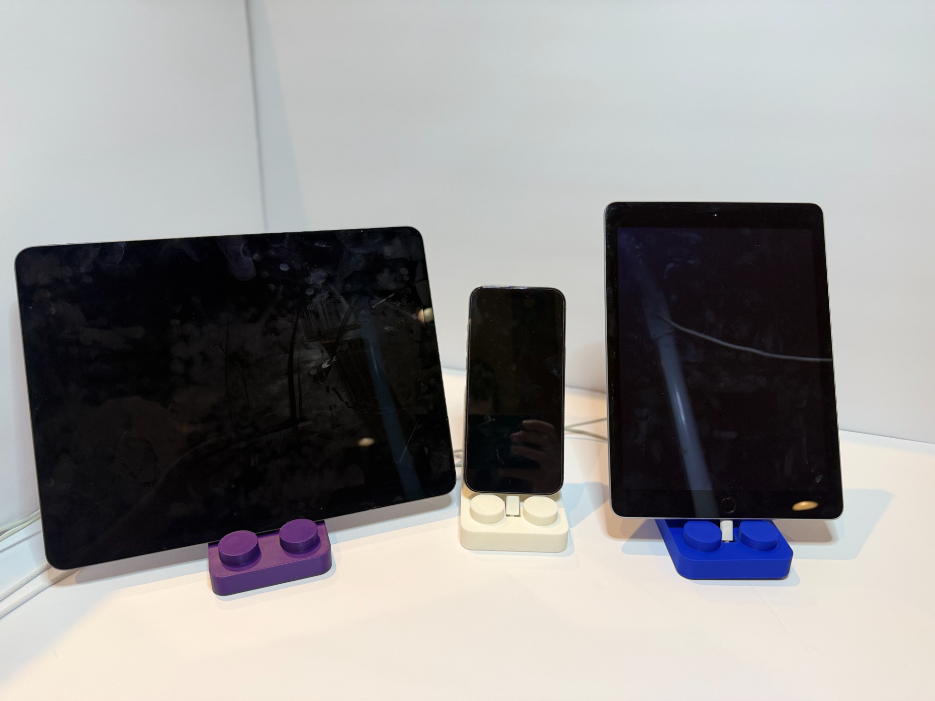 Legos Seat Charger Phone, Watch/Airpods  