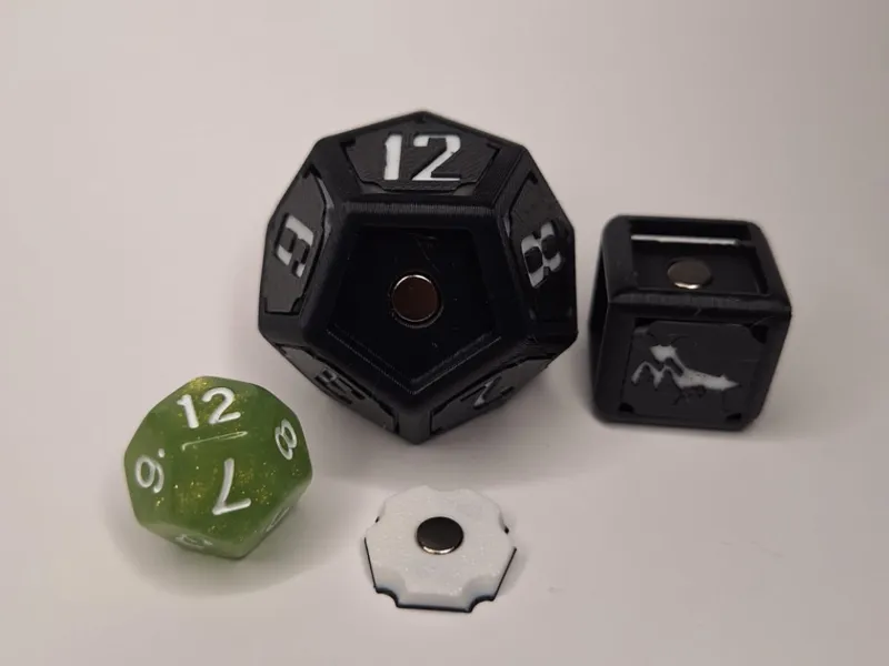 MagneDice d12 - Magnetized customizable dice