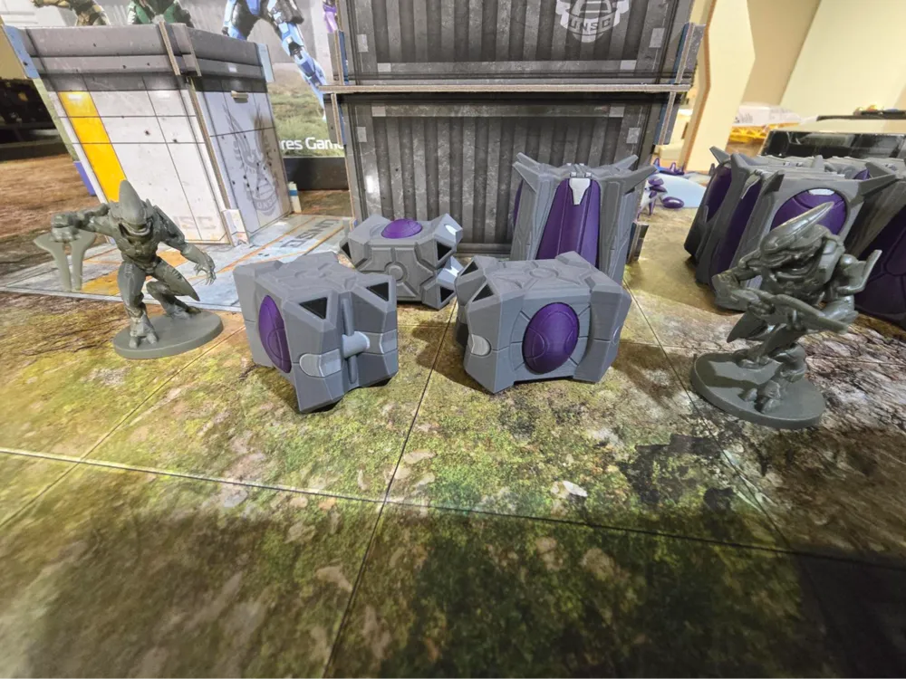 Escenografía en miniatura: Covenant Crate Small. Referencia del modelo original.