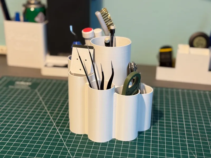 Desk organiser