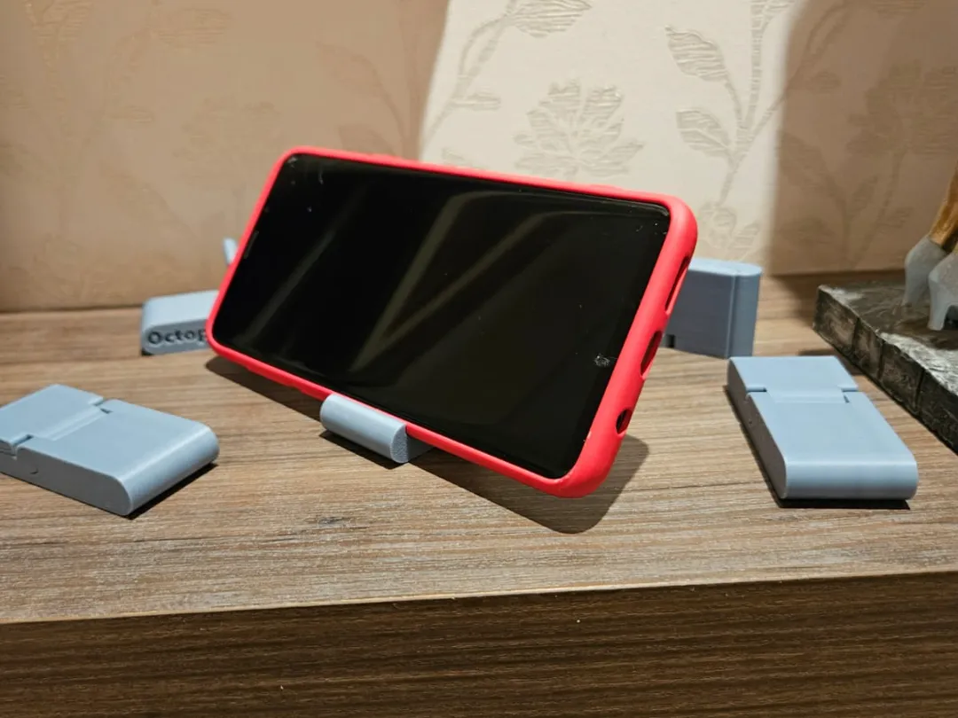Simple and Portable Phone Stand - Free 3D Print Model - MakerWorld