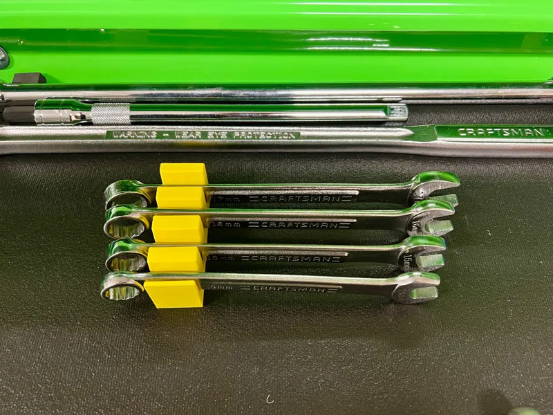 Modular Wrench Holder Modded with Magnet and Adjustments