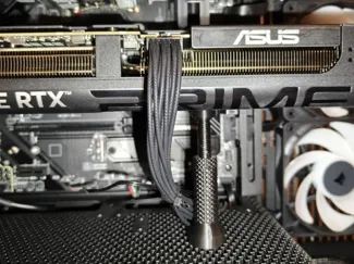 Supporto GPU regolabile