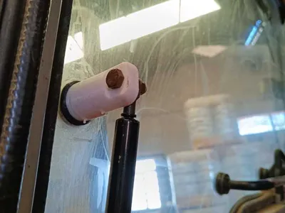 window glass support