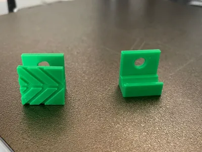 Wall-mounted arrow holder
