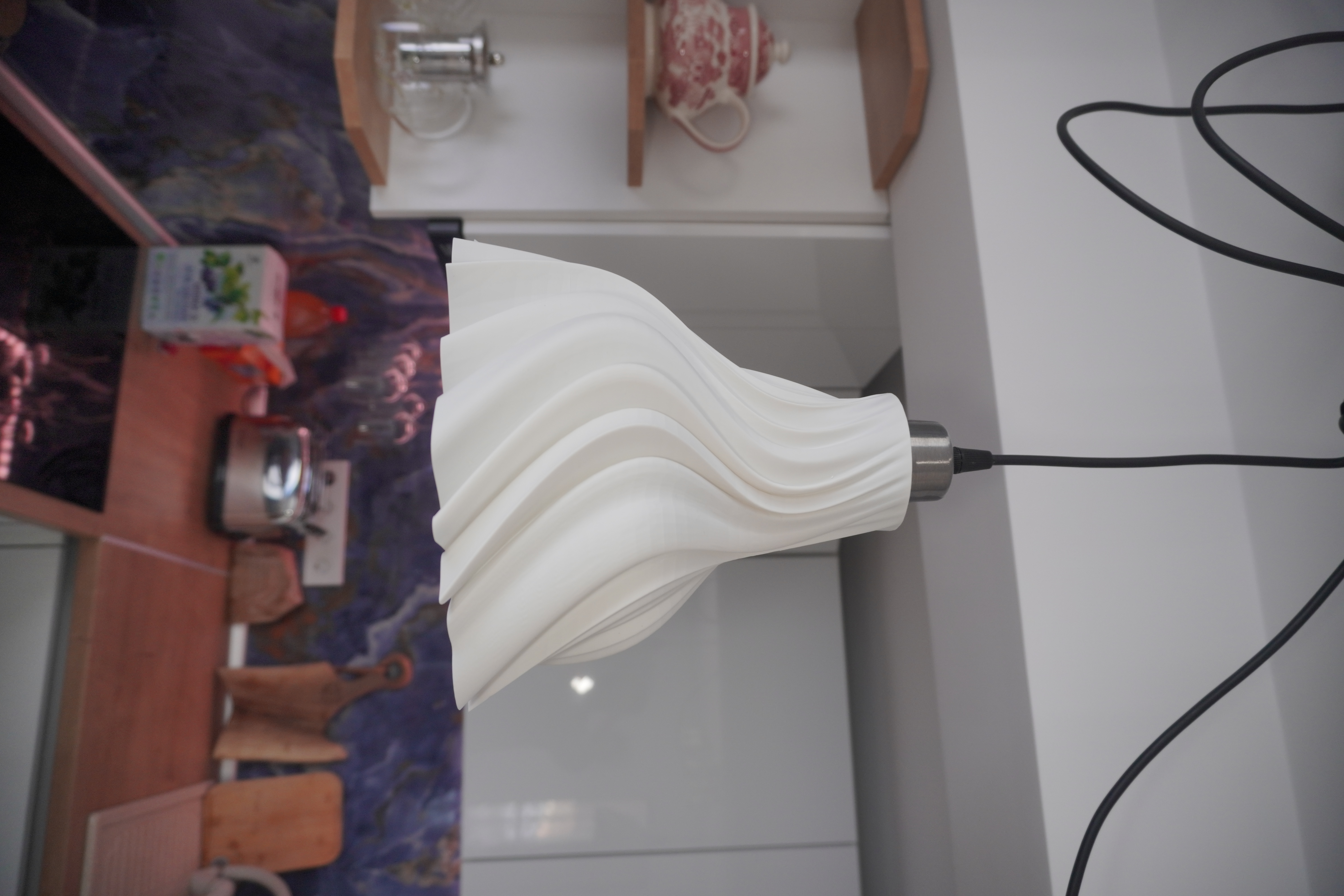 Miniatura 2 do modelo 3D Ceiling lamp twisted