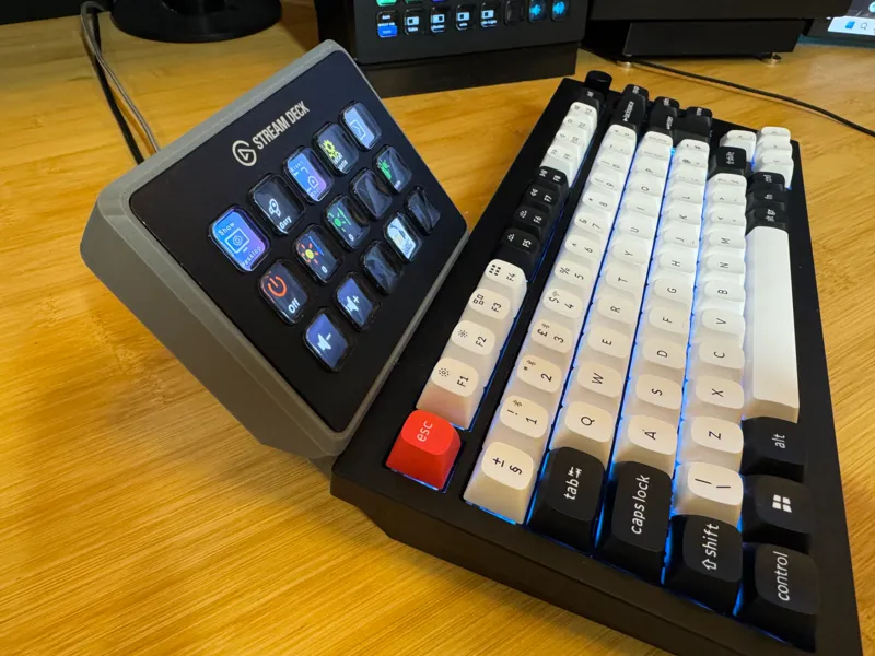 Stream Deck VI holder for Keychron Q1 HE keyboard