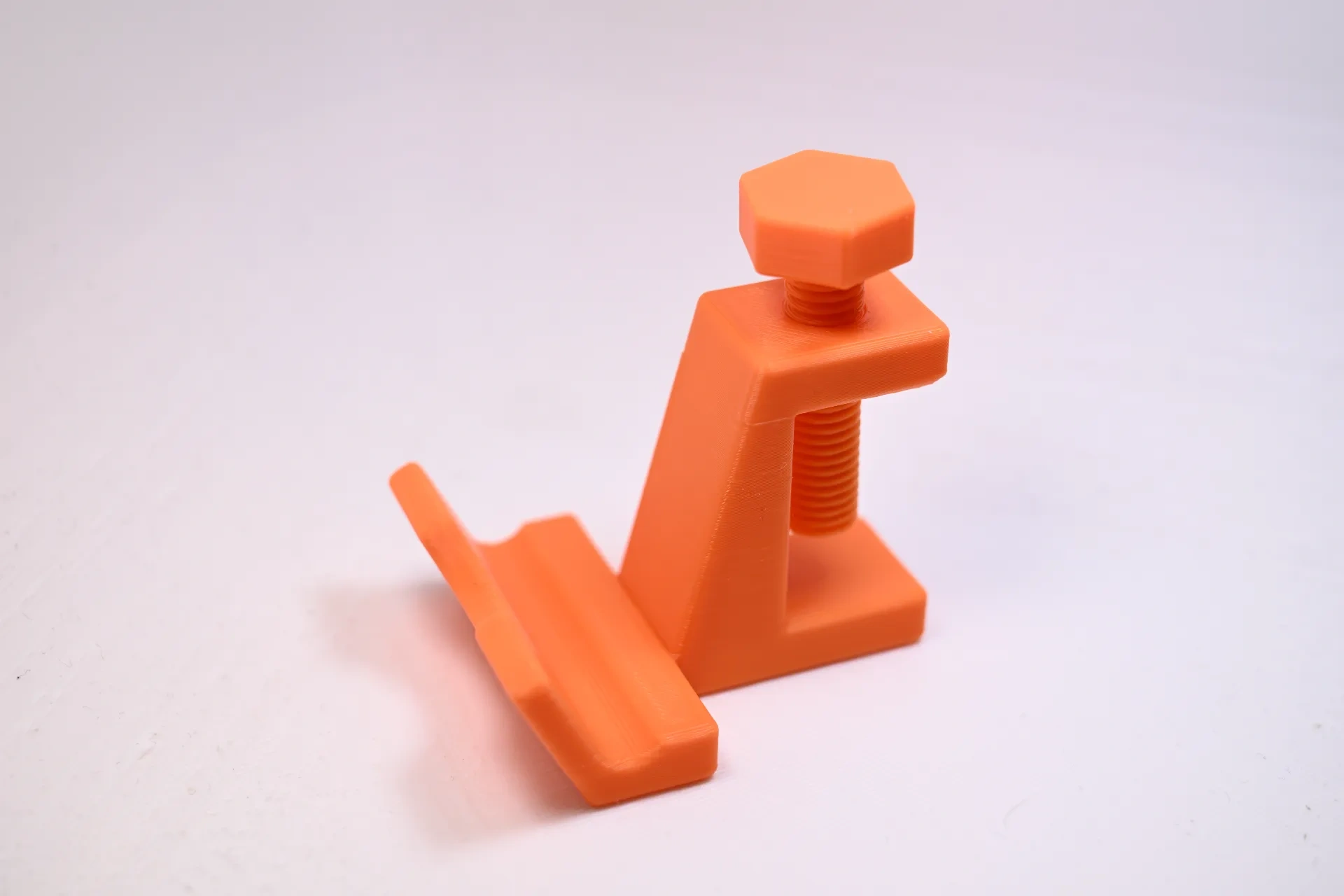 Miniatura 1 do modelo 3D 桌夹手机支架