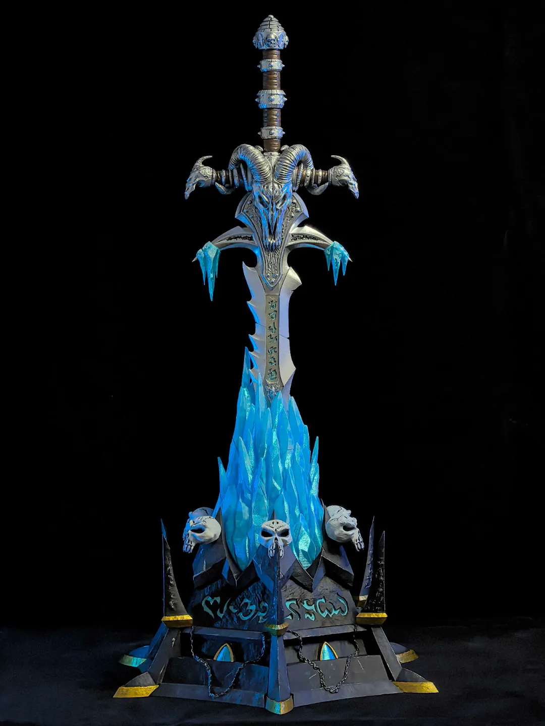 Reforged Frostmourne, Sword of the Lich King - WOW view 2