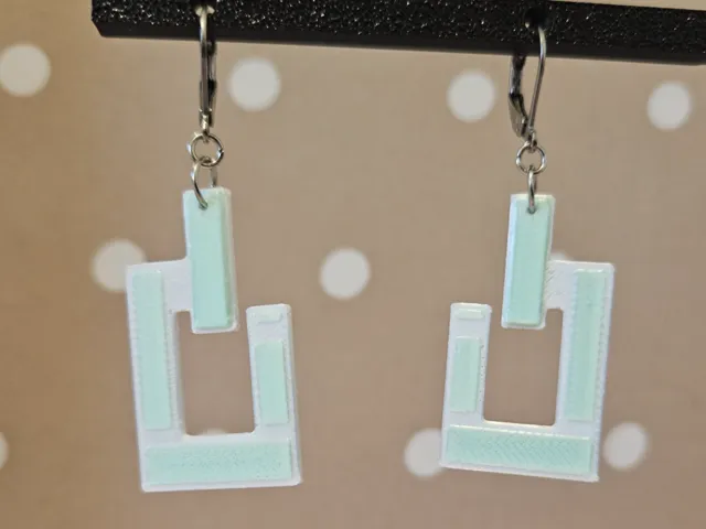 Boucle d'oreille cubique