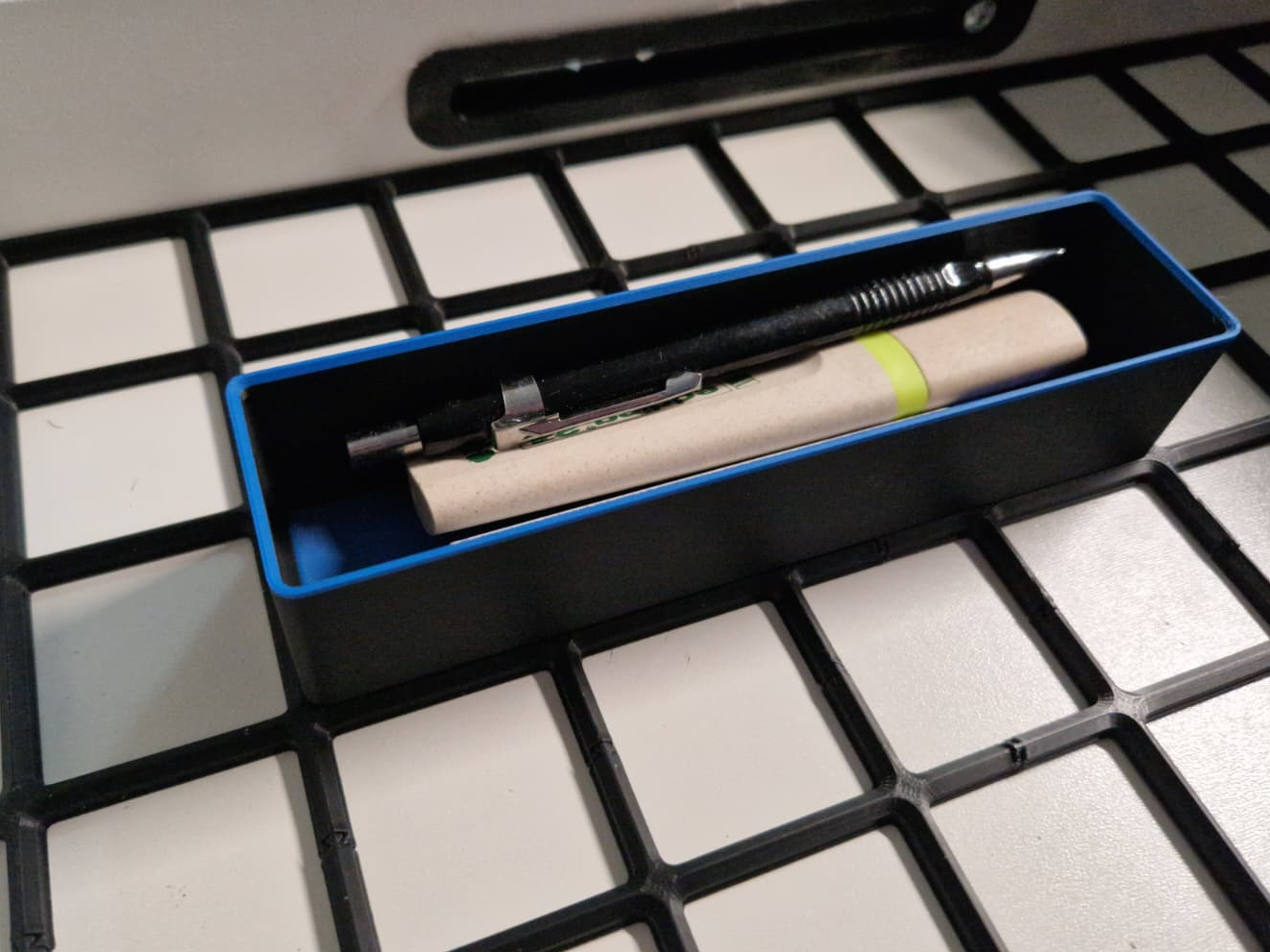 Gridfinity Storage Bin for Pens & Tools (4x1)