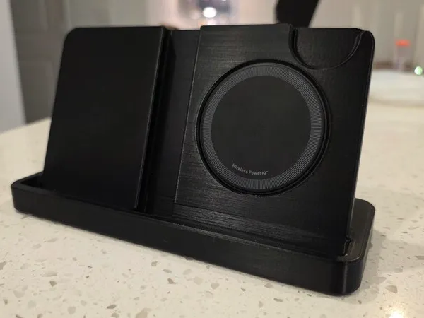 Samsung Galaxy Z Fold 8 Wireless Charging Dock