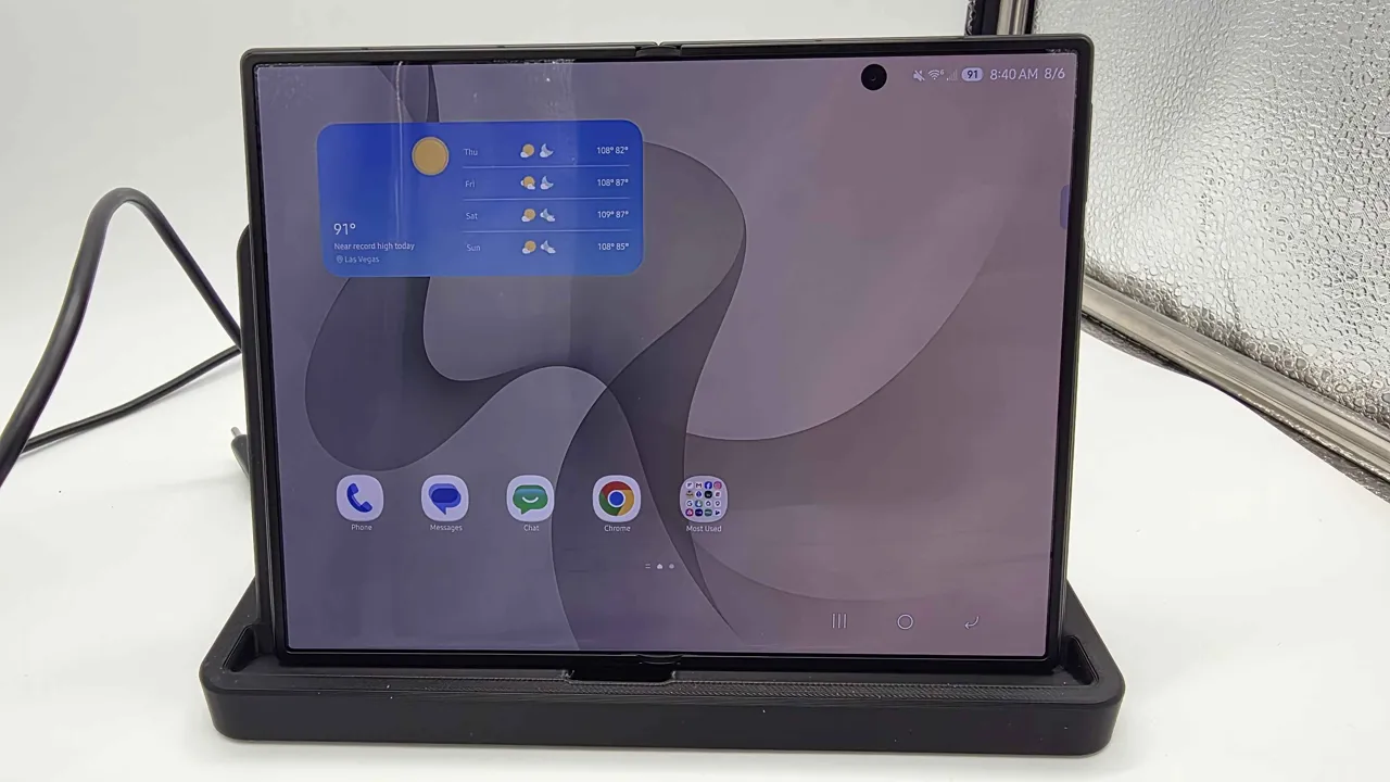 Samsung Galaxy Z Fold 8 Wireless Charging Dock view 2