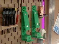Support magnétique pour trousse à outils sur panneau perforé — photo 2