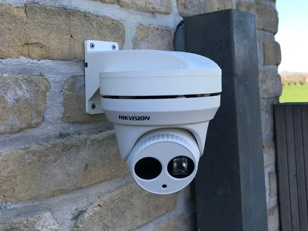 Support mural pour caméra Hikvision 130mm