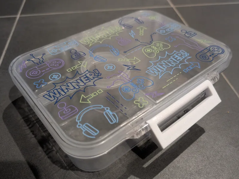 Tritan Lunch box lid latch