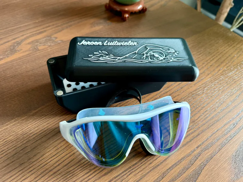 Swimming goggles case