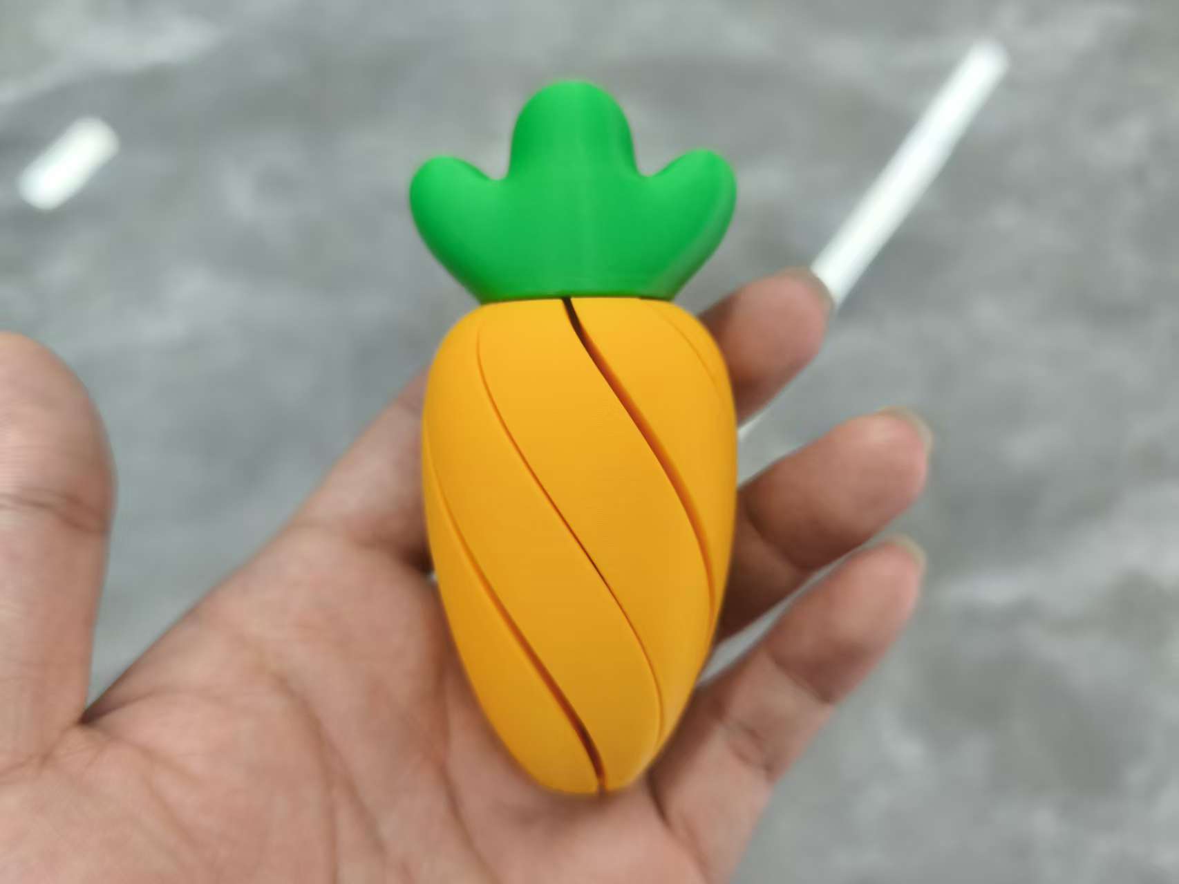 Miniatura 2 do modelo 3D 有限位的解压萝卜 带钥匙扣 桌面摆件