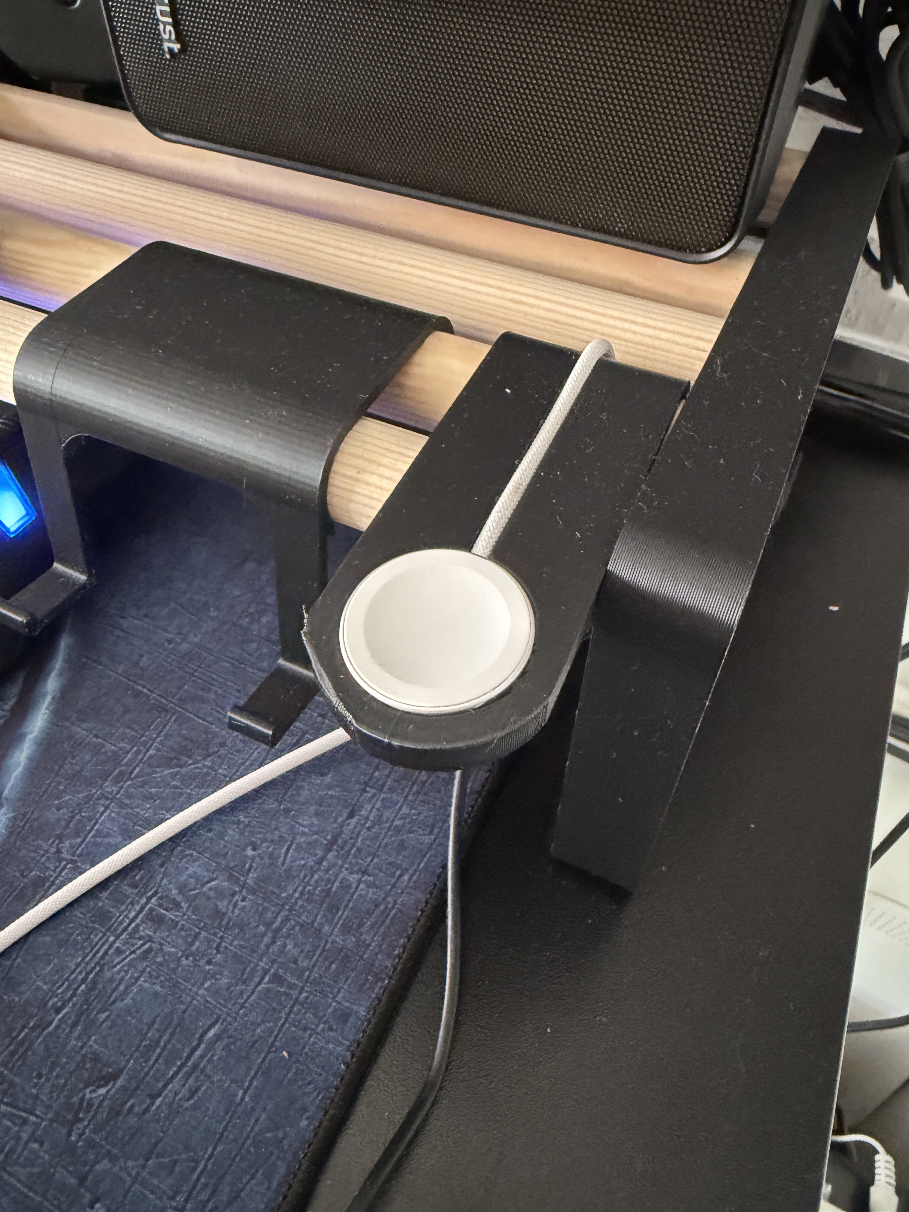 Miniatura 6 do modelo 3D Modular Desk Shelf