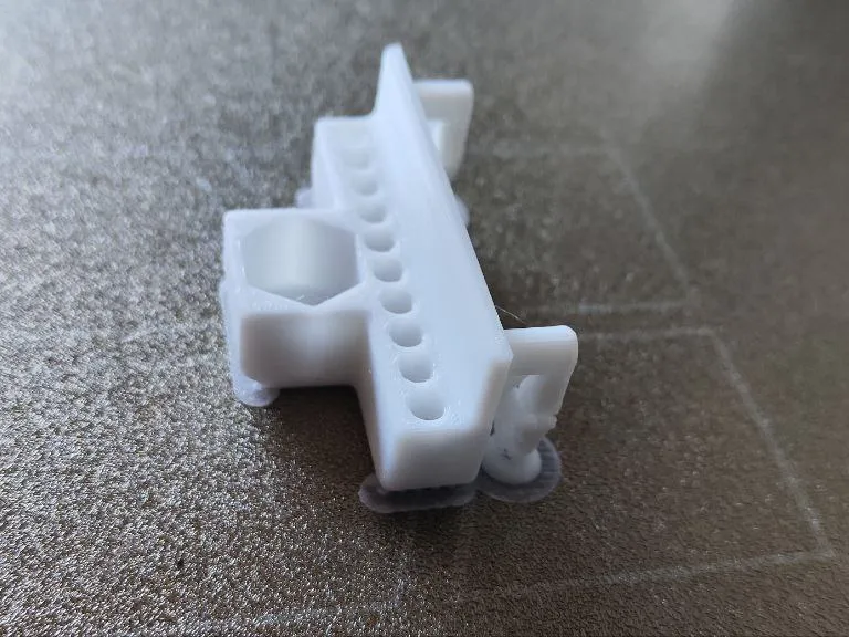 Deburring tool holder for Skadis v2