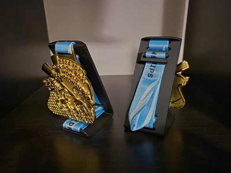 Medal stand with ribbon displayed - no supports