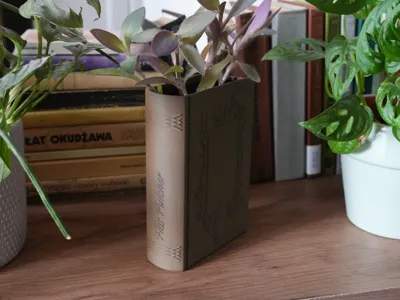 Flos Pulcher's book plant pot