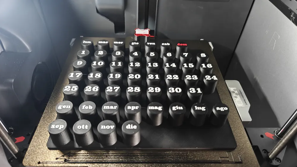 Infinite Perpetual Calendar (Multi language) Free 3D Print Model