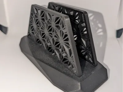 Kumiko Laptop Stand