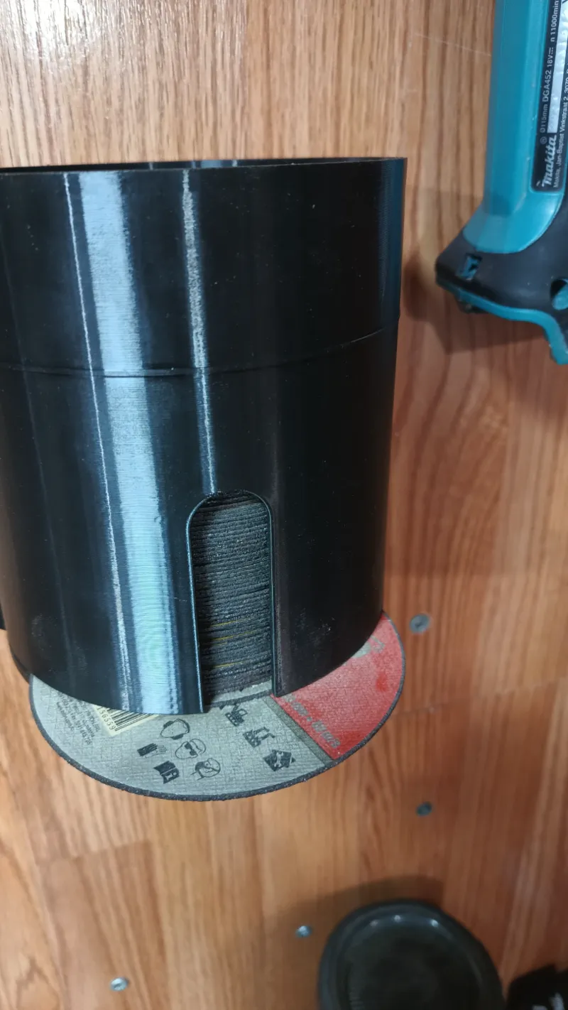 Cutting disc dispenser