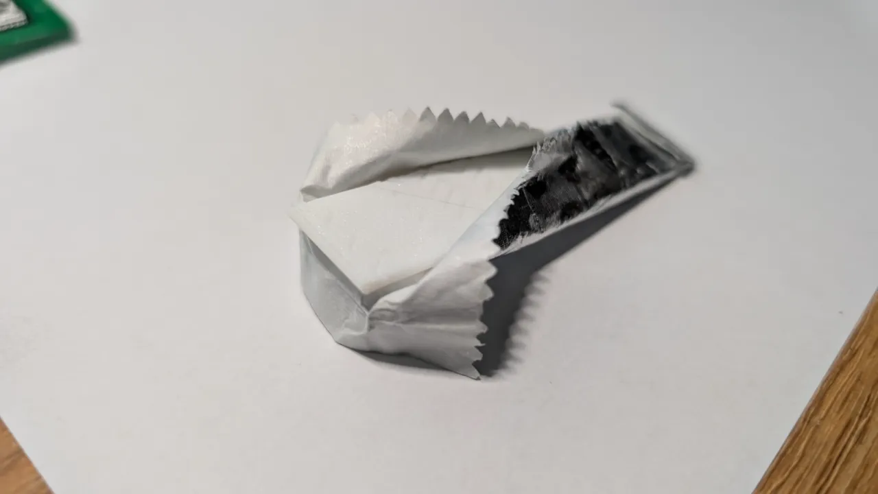 Fake chewing Gum for Pranks view 3