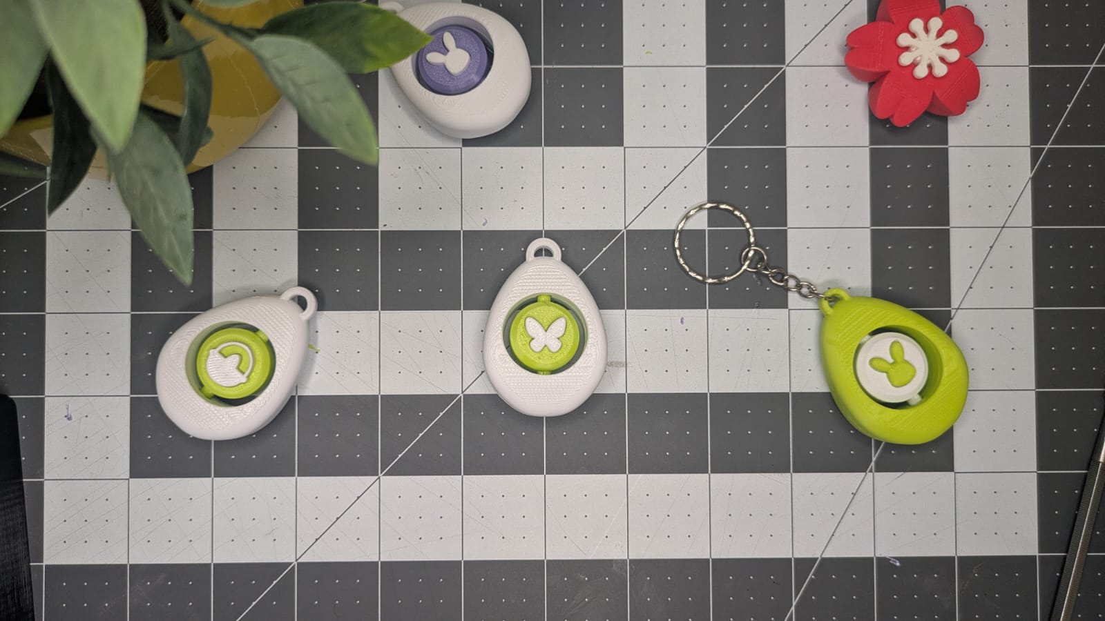 Miniatura 4 do modelo 3D Easter Egg Fidget Spinner Keychain