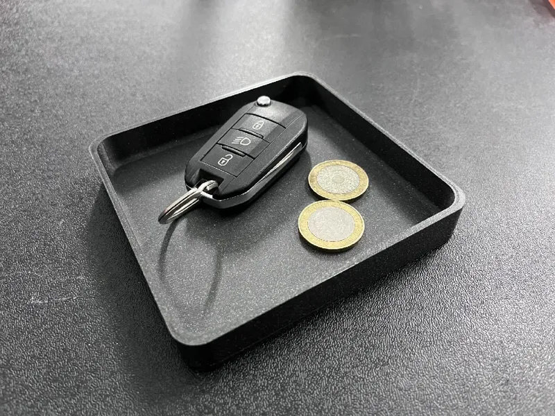 Modern tray