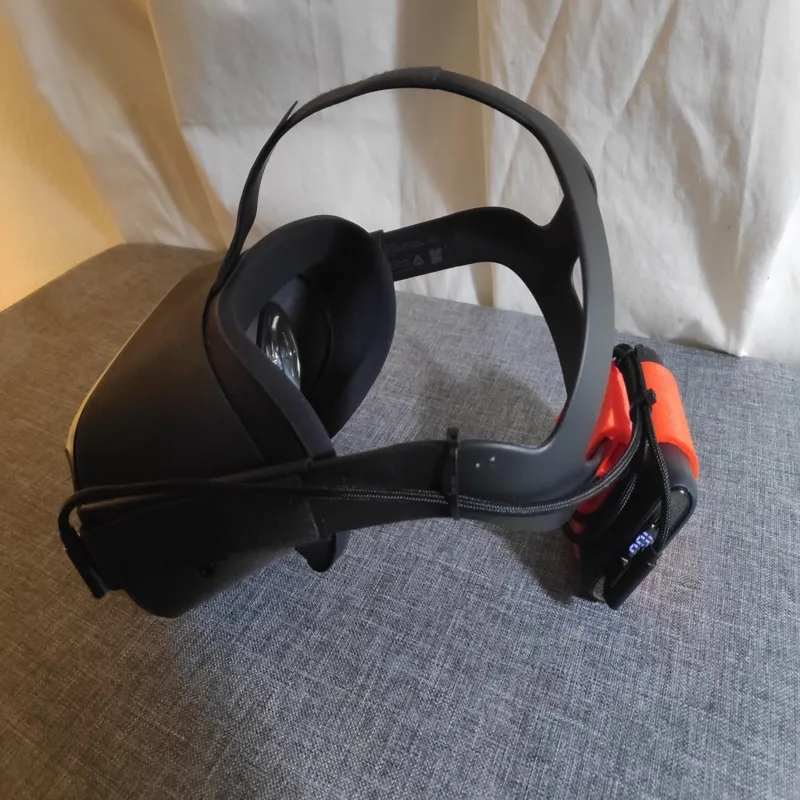 Oculus Quest UGREEN 10000mah PD holder