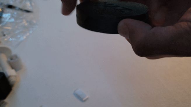 Spin Pouch Holder