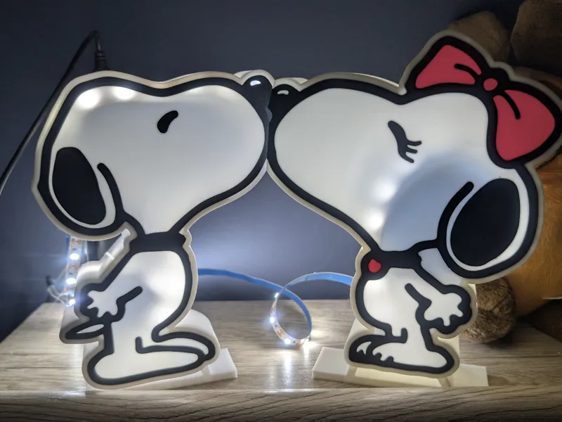 Romantic Snoopy & Sweetheart Kissing Lamp