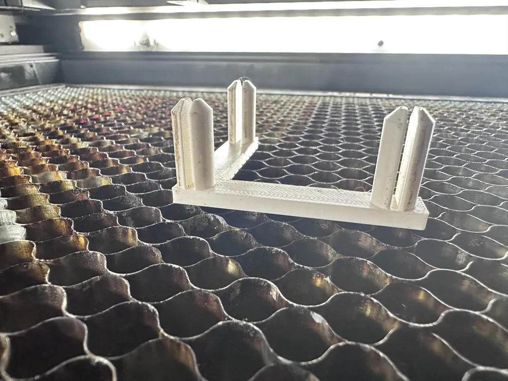 Precision Alignment Corner for xTool S1 Honeycomb by 3dKEKz MakerWorld ...