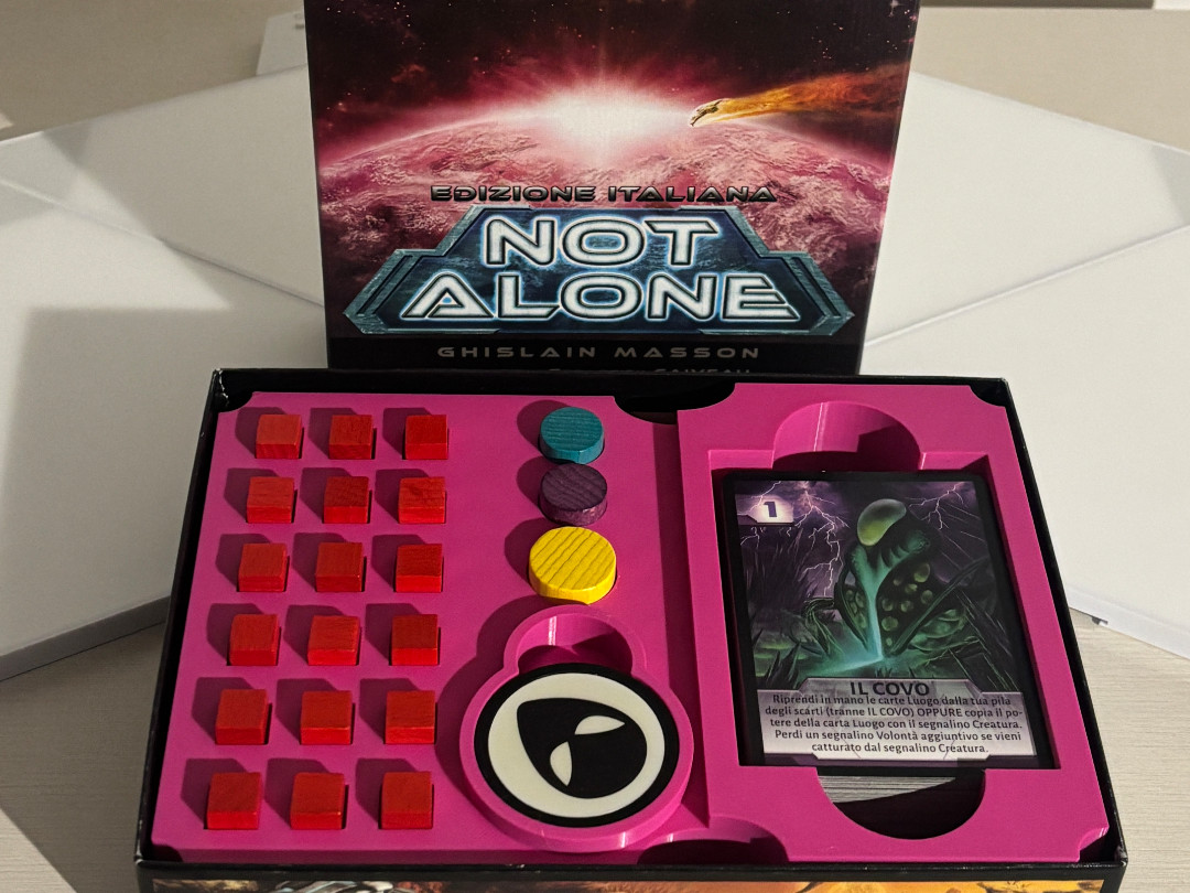Not Alone Boardgame Tray