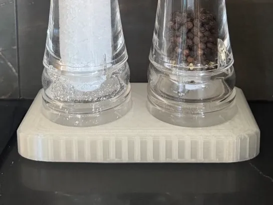 Salt and pepper grinder stand