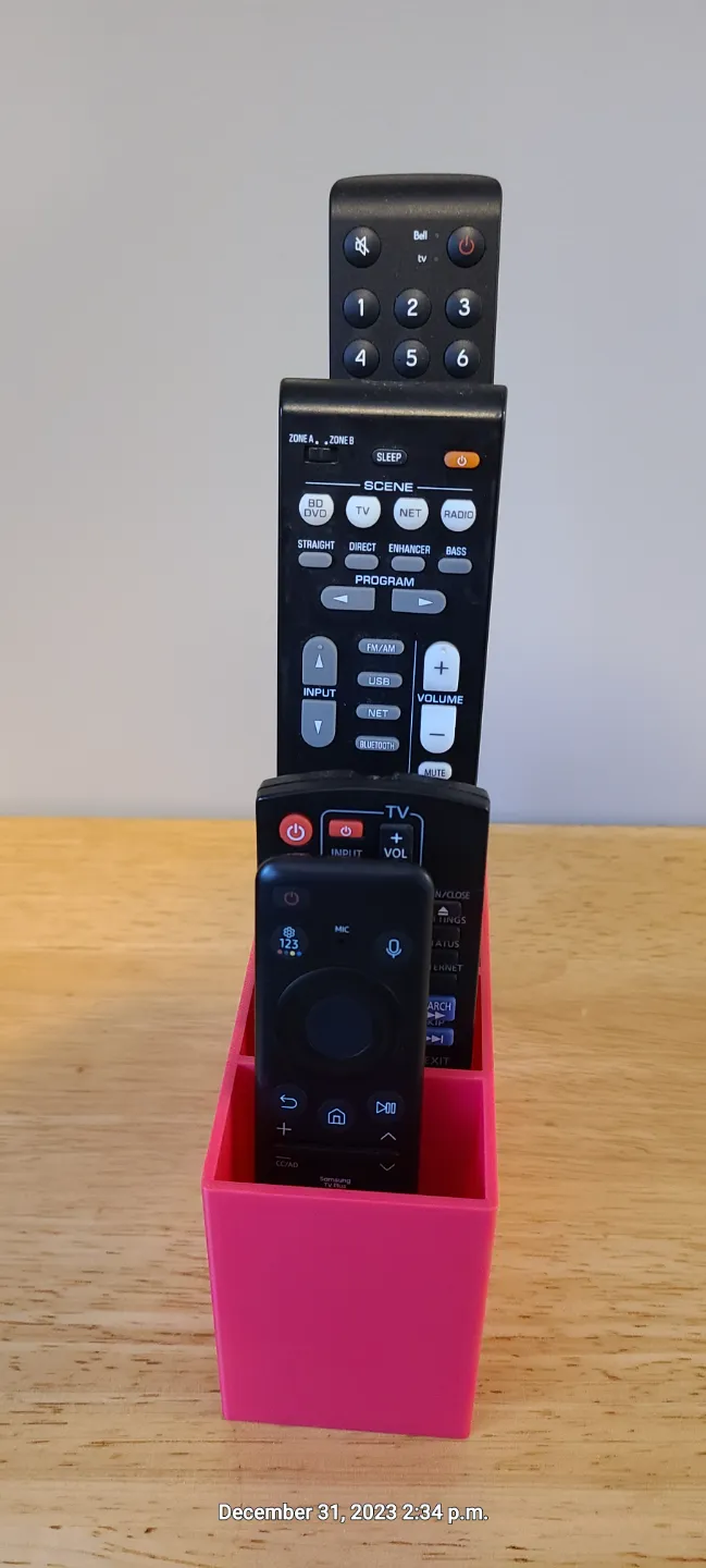 4 COMPARTMENT REMOTE HOLDER