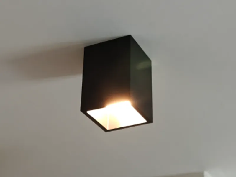 Luce Faretto a cubo con attacco lampadina E27