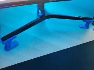 Minimal Monitor Leg Tree Stand